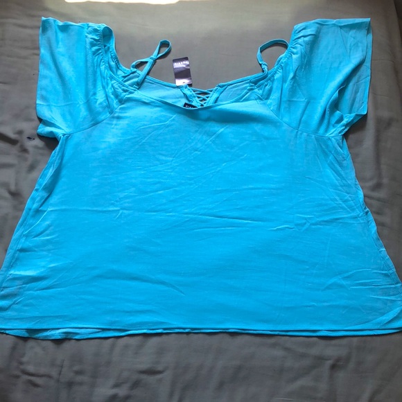 Gently worn - Washable Crinkle Gauze Cold Shoulder 🔝 by Torrid size 2 - Picture 7 of 15